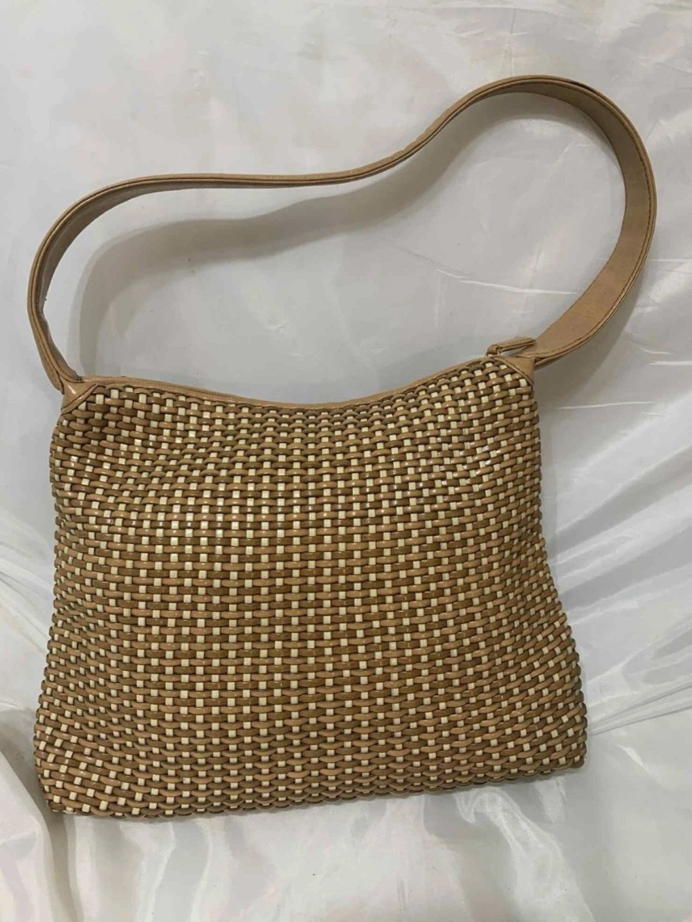 Vintage Y2K Nine West Tan & Cream Woven Mesh Hobo Shoulder Bag Faux Leather